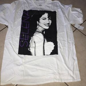 SELENA LARGE WHITE TSHIRT